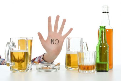 Какой алкоголь можно пить при панкреатите: вино, водку или пиво